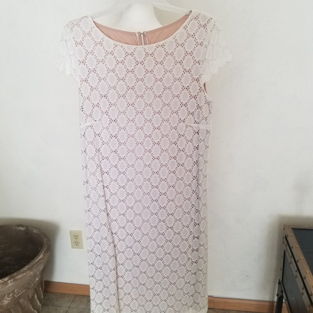 White lace anglaise dress. Cap sleeves size 10. Tiana B.